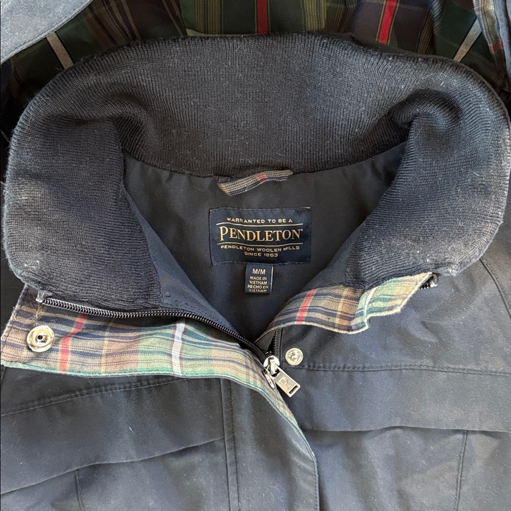 Pendleton, Size M. - image 3